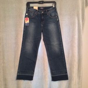 NWT Silver Jeans - IZZY Wide Leg Crop - High Rise